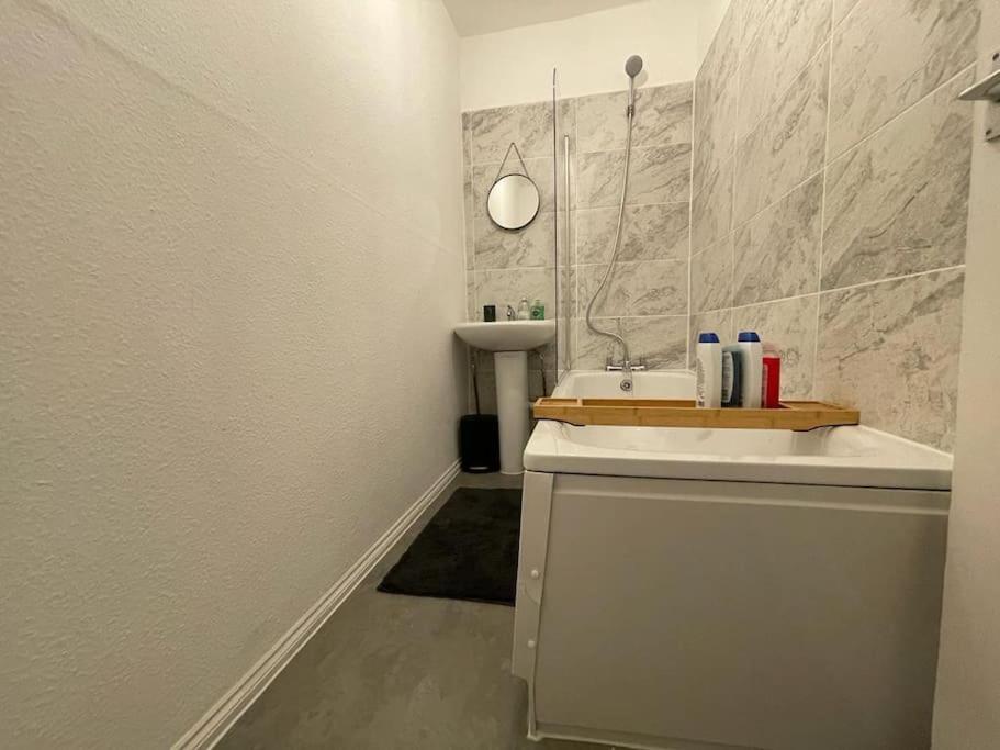 Stunning 2 Bedroom On Tower Bridge Londres Exterior foto